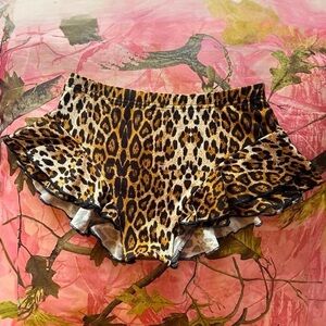 women’s girl’s y2k cheetah print leopard animal ruffle mini shorts sexy rawr